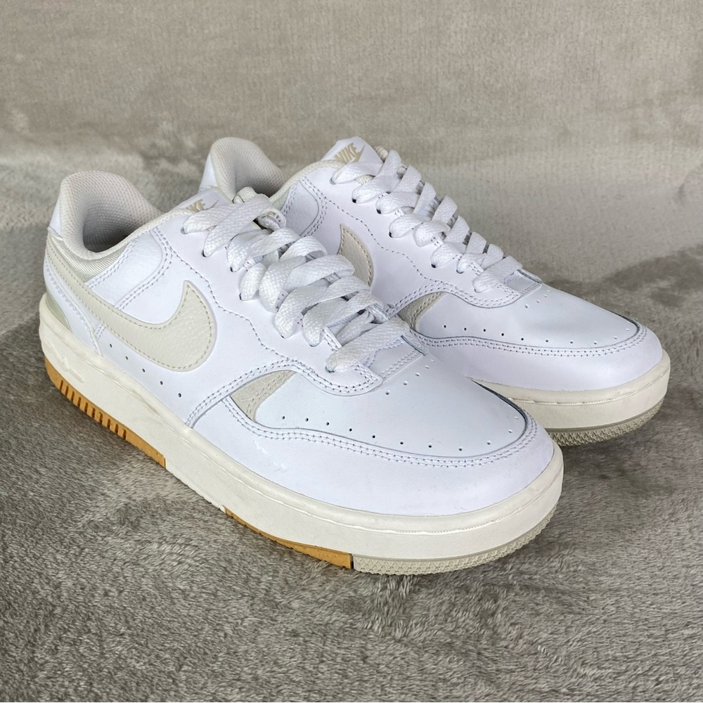 Nike Gamma‎ Force Womens Size 8.5 White Light Bone Leather Running Shoes